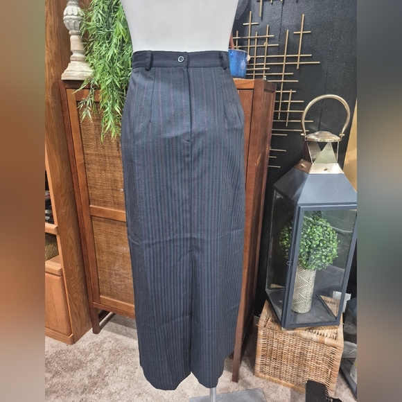 ​Vintage Long Pinstripe Pencil Skirt - Dark Academia / Career Wear - Picture 4 of 9